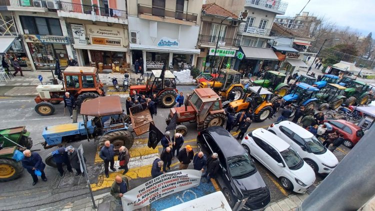 Με τα τρακτέρ στο κέντρο των Τρικάλων οι αγρότες-Κινητοποίηση σήμερα για την διεκδίκηση των αιτημάτων τους