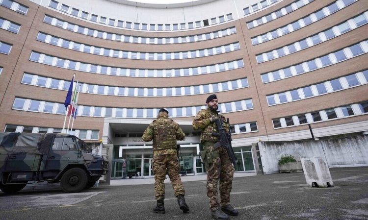 Qatargate: Εμβάσματα «χιλιάδων ευρώ» από ΜΚΟ σε λογαριασμό της κόρης του Παντσέρι