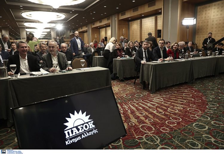 ΠΑΣΟΚ-ΚΙΝΑΛ: Εγκρίθηκε το 82% των συμμετεχόντων στα ψηφοδέλτια από την ΚΕ