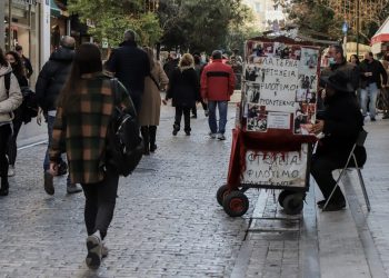 Εκπτώσεις: Αρχίζουν 9 Ιανουρίου – Η Κυριακή με ανοιχτά μαγαζιά