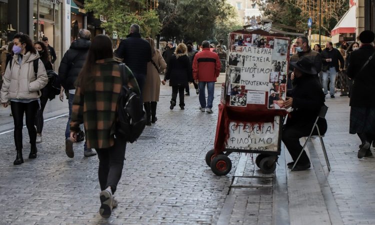 Εκπτώσεις: Αρχίζουν 9 Ιανουρίου – Η Κυριακή με ανοιχτά μαγαζιά