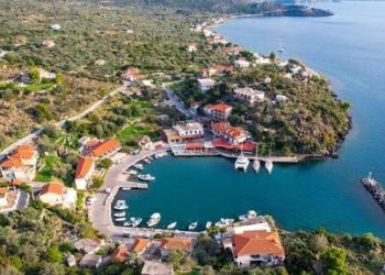 Βαθύ: Το πανέμορφο ψαροχώρι των Μεθάνων