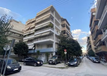 Πωλείται διαμέρισμα 111 τμ με κλειστή θέση πάρκινγκ κοντά στην πλατεία Δεσποτικού