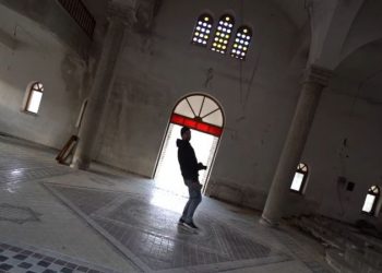 Ροπωτό Τρικάλων: Επισκέπτες ρισκάρουν τη ζωή τους για ένα video