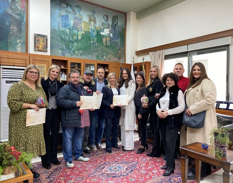 Βραβεία σε πολίτες και καταστηματάρχες για τον καλύτερο χριστουγεννιάτικο στολισμό στον Δήμο Τρικκαίων