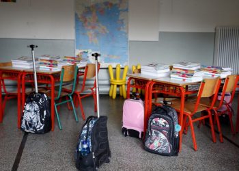 Τι θα γίνει με τη μάσκα στα σχολεία – Κανένα ενδεχόμενο για κλείσιμο