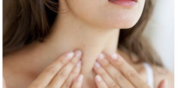 Θυρεοειδής: 7 σημάδια ότι υπάρχει πρόβλημα και δεν πρέπει να τα αγνοήσετε