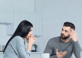 Αυτοί οι άντρες δεν θα σε χωρίσουν, χωρίς καμία εξήγηση