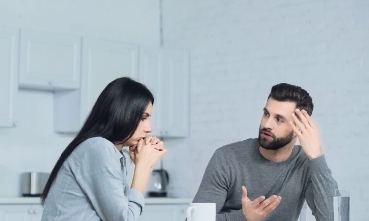 Αυτοί οι άντρες δεν θα σε χωρίσουν, χωρίς καμία εξήγηση