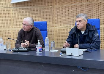 Θεσσαλοί παραγωγοί επιδοτούνται για την εγκατάσταση δικτύων χαλαζιακής προστασίας