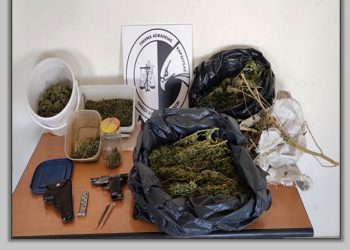 Συνελήφθη για κατοχή κάνναβης και όπλου
