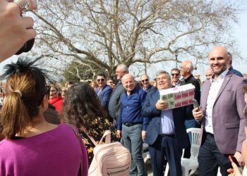 Πλήθος κόσμου στο «Καρναβάλι Γόμφων»