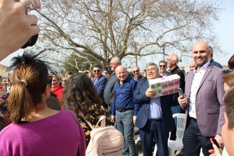 Πλήθος κόσμου στο «Καρναβάλι Γόμφων»