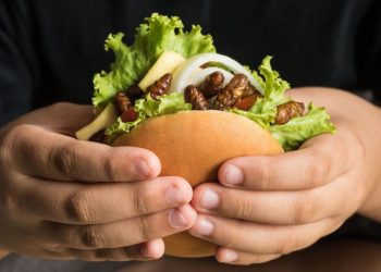Το αμφισβητούμενο σνακ που ωφελεί καρδιά, έντερο και βάρος – Θα το δοκιμάσετε;