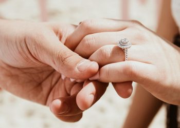 Λάρισα: Η 56χρονη αρραβωνιάρα ξάφρισε 155.000 ευρώ από τον ηλικιωμένο σύντροφό της