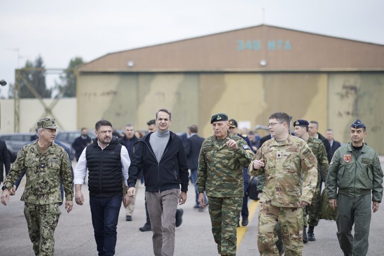 Ο Πρωθυπουργός στην 110 ΠΜ στη Λάρισα