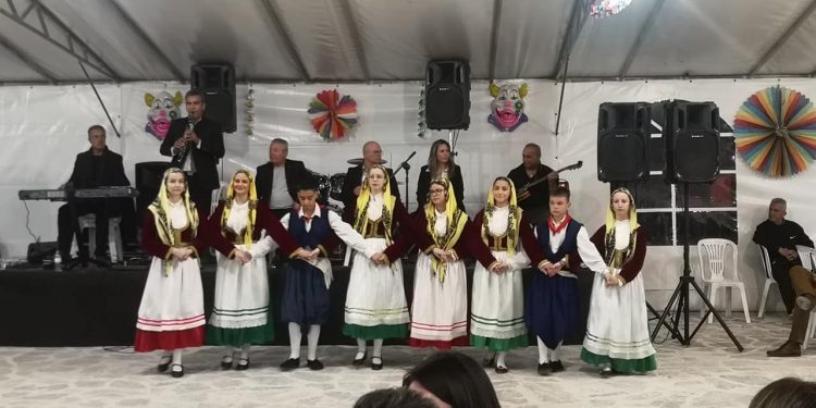 Με μεγάλη επιτυχία διοργανώθηκε και φέτος ο ετήσιος χορός των Ριζωματιανών 