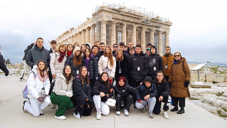 Το 5ο Γυμνάσιο Τρικάλων στη Βουλή και στην Ακρόπολης