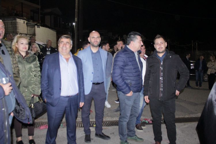 Επισκέψεις Μαράβα στις τοπικές κοινότητες