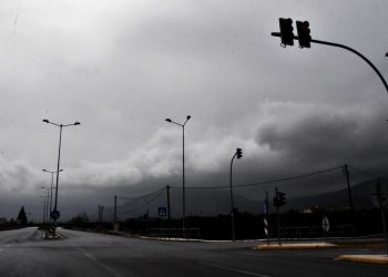 Καιρός: Με σκόνη, λασποβροχές και υψηλές θερμοκρασίες μπαίνει ο Μάρτιος