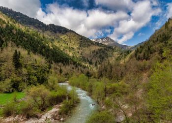 Ασπροπόταμος: Αφρισμένα νερά, ορεινές διαδρομές και πανέμορφα δάση