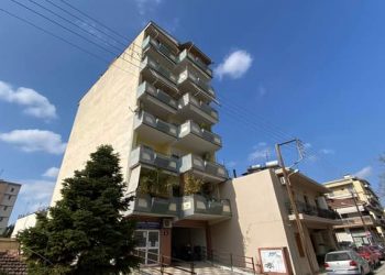 Οροφοδιαμέρισμα προς πώληση στο κέντρο των ΤΡΙΚΑΛΩΝ