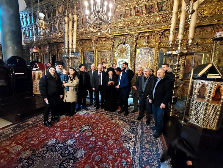 Το σωματείο Ιεροψαλτών Τρικάλων στον Οικουμενικό Πατριάρχη και τη Σχολή της Χάλκης
