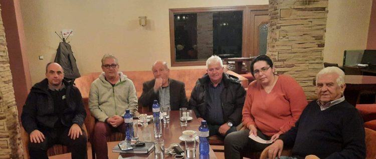 Συνάντηση του Χρήστου Σιμορέλη  με εκπροσώπους της Ένωσης Ξενοδόχων N. Τρικάλων