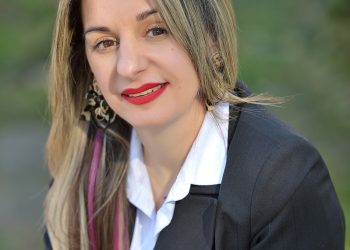 Όλοι μια «χρυσή κορδέλα»