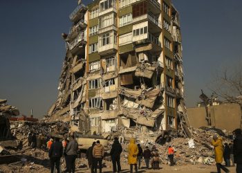 Σεισμός στην Τουρκία: 290 χιλιόμετρα η ζώνη της καταστροφής – 200.000 κτήρια έχουν υποστεί ζημιές