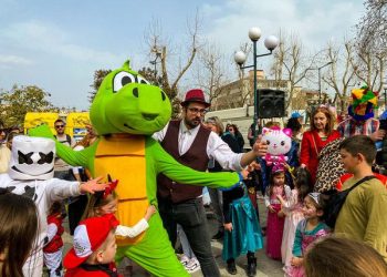 Trikaleiroooo με κέφι και ξεφάντωμα οι Απόκριες στα Τρίκαλα