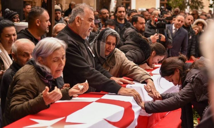 Kενάν Ακίν: Ο άνθρωπος που δολοφόνησε τον Σολωμό Σολωμού έχασε τα εγγόνια του στο σεισμό