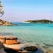 Το άγνωστο εξωτικό ελληνικό νησί που έχει ζεστά νερά όλο το χρόνο και καθόλου κύμα