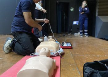 Ενημέρωση για ΚΑΡΠΑ – απινιδωτή σε εργαζόμενους/ες του Δ. Τρικκαίων