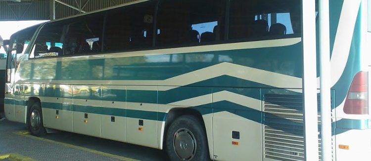 Θρίλερ σε λεωφορείο των ΚΤΕΛ – Πανικός όταν κατέρρευσε ο οδηγός του