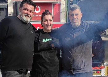 Απόκριες στη λαϊκή αγορά των Τρικάλων