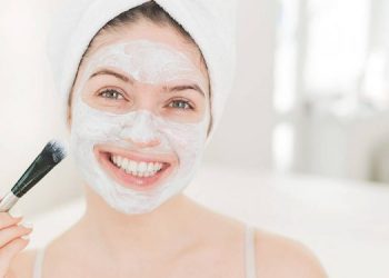 Τρεις σπιτικές μάσκες προσώπου με γιαούρτι