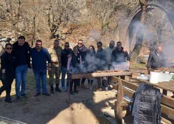 Τσίκνισμα για καλό σκοπό από τα μέλη του ΜοιραΖΩμαι