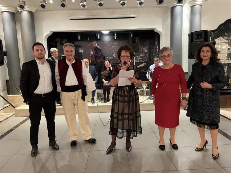 Το έκαψαν οι Ηπειρώτες των Τρικάλων