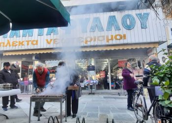 Από νωρίς άρχισε το τσίκνισμα στα Τρίκαλα