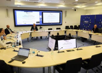 Συνάντηση καθηγητών του ΤΕΦΑΑ για προγράμματα άσκησης σε προσφυγική δομή