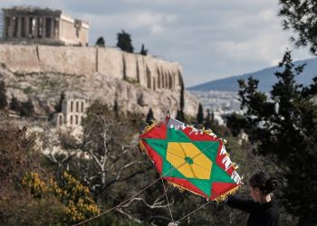 ΔΕΔΔΗΕ – Προσοχή: Τι να μην κάνετε αν μπλεχτεί ο χαρταετός σε ηλεκτροφόρα καλώδια