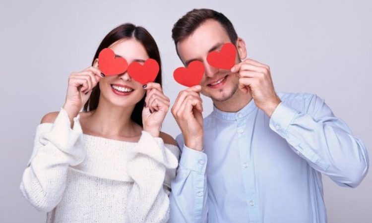 Τρία ζωδιακά ζευγάρια που θα ερωτευτούν κεραυνοβόλα