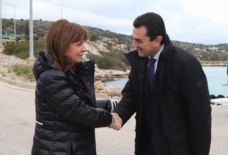 Ο Κώστας Σκρέκας συνόδευσε την Πρόεδρο της Δημοκρατίας, Κατερίνα Σακελλαροπούλου, στον Τερματικό Σταθμό Υγροποιημένου Φυσικού Αερίου στη Ρεβυθούσα