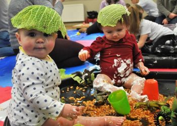 Πολυαισθητηριακό εργαστήριο Messyplay για παιδιά 2-4 ετών