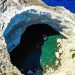 Κολυμπώντας στη Σπηλιά της Συκιάς, με θέα στον ουρανό του Αιγαίου