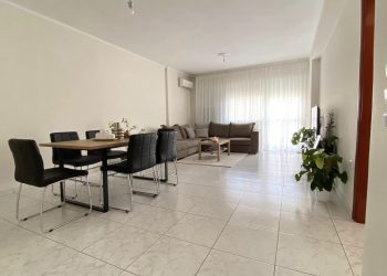 Οροφοδιαμέρισμα προς πώληση στο κέντρο των ΤΡΙΚΑΛΩΝ