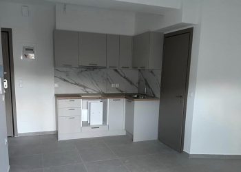 ΕΝΟΙΚΙΑΖΕΤΑΙ διαμέρισμα γκαρσονιέρα στο κέντρο των ΤΡΙΚΑΛΩΝ