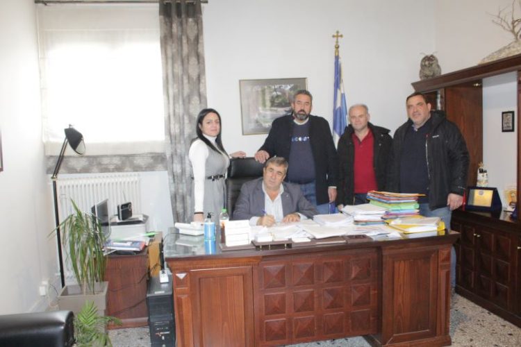 Υπογραφή σύμβασης έργου «ΣΥΝΤΗΡΗΣΗ ΥΠΟΔΟΜΩΝ ΣΤΗΝ Δ.Ε. ΠΙΑΛΕΙΩΝ»