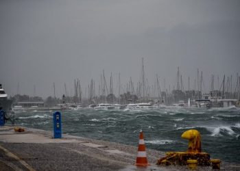 Καιρός: Συνεχίζονται οι βροχές κι οι καταιγίδες – Πέφτει η θερμοκρασία